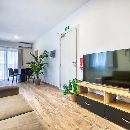 Apartamento Modern, 1br Penthouse Valletta View