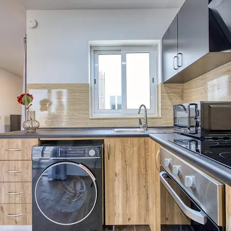 Modern, 1br Penthouse Valletta View