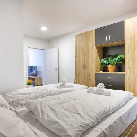Apartamento Modern, 1br Penthouse Valletta View *