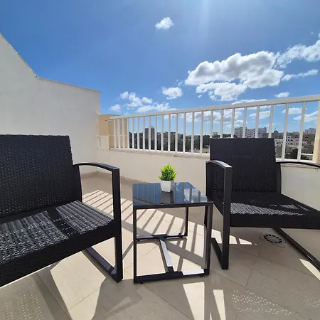 Apartamento Modern, 1br Penthouse Valletta View